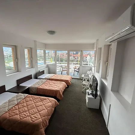 Avanti アパート ゼニツァ