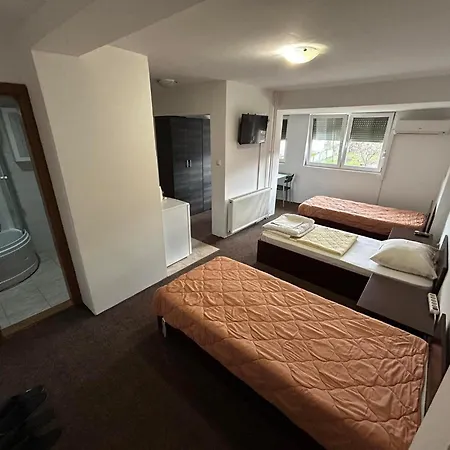 Avanti アパート ゼニツァ